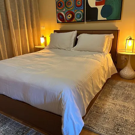 Lux Hub Spot-νear European Uni Engomi Apartament *