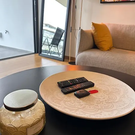 Apartament Lux Hub Spot-νear European Uni Engomi *