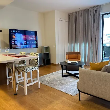 Lux Hub Spot-νear European Uni Engomi Appartement