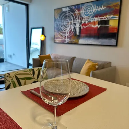 Lux Hub Spot-νear European Uni Engomi Nicosie