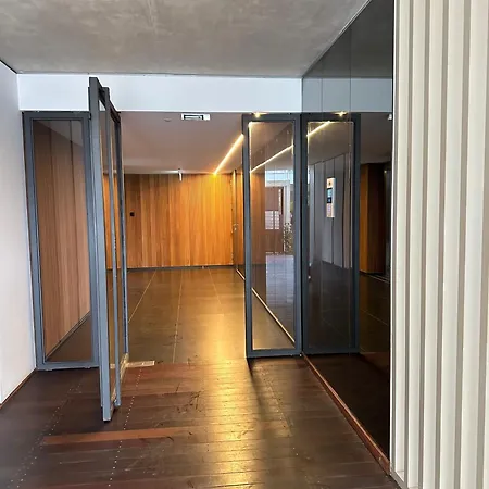 Lux Hub Spot-νear European Uni Engomi Nicosia