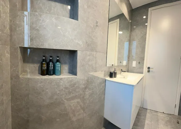 Lux Hub Spot-νear European Uni Engomi Apartament *